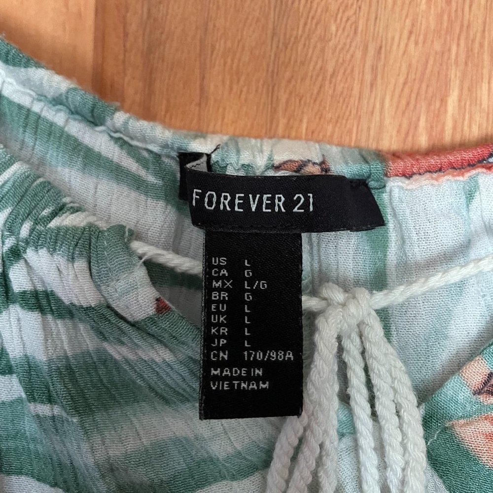 Floral/ Tropical Forever 21 Summer Tops *2 PACK* - Picture 6 of 10